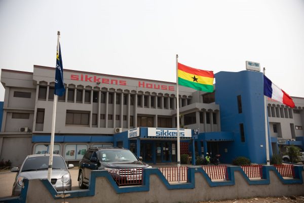 Sikkens Ghana Donates Bungalow to Tease Presbyterian Hospital